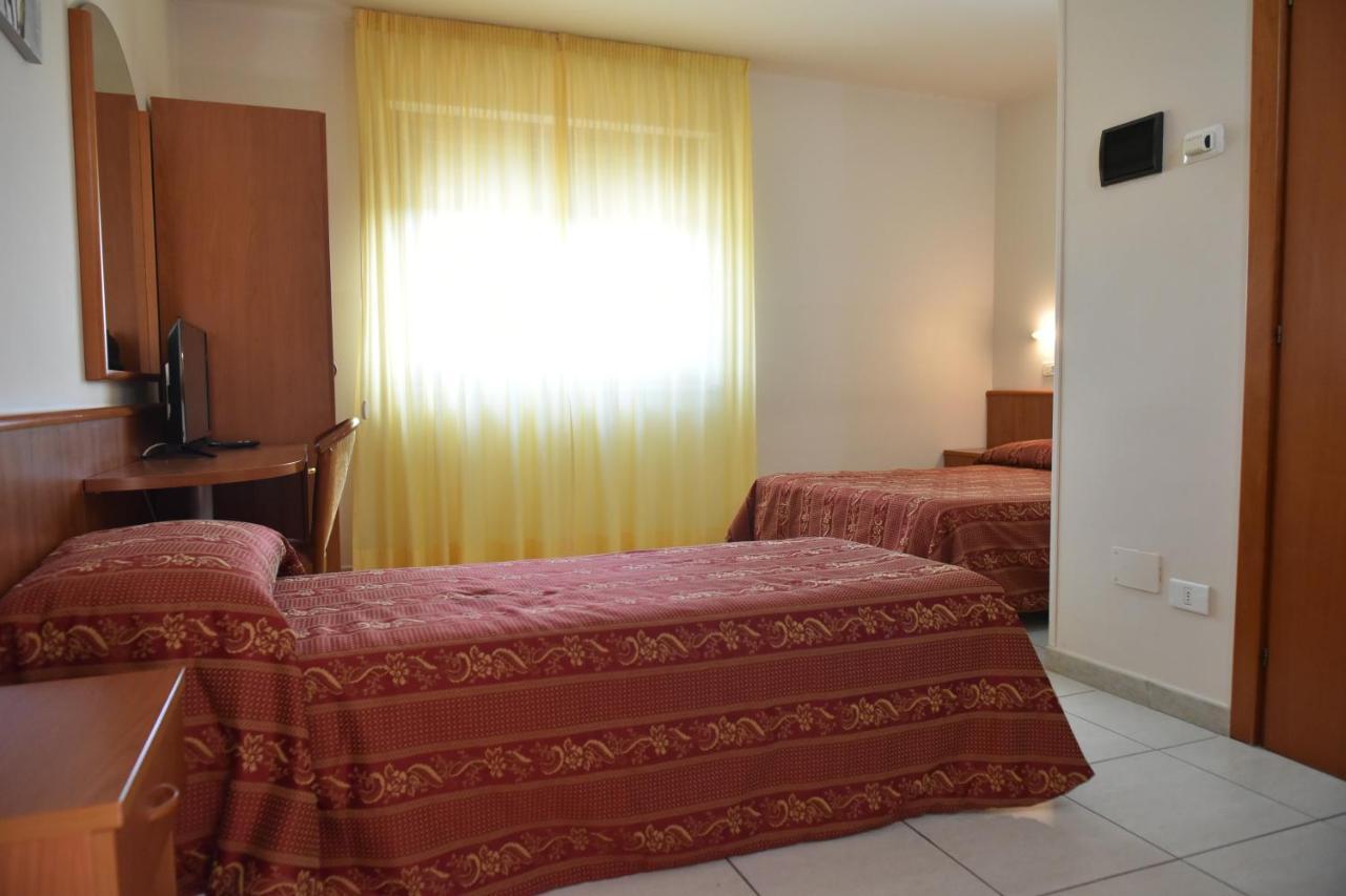 Hotel E Appartamenti La Solaria San Giovanni Rotondo Buitenkant foto