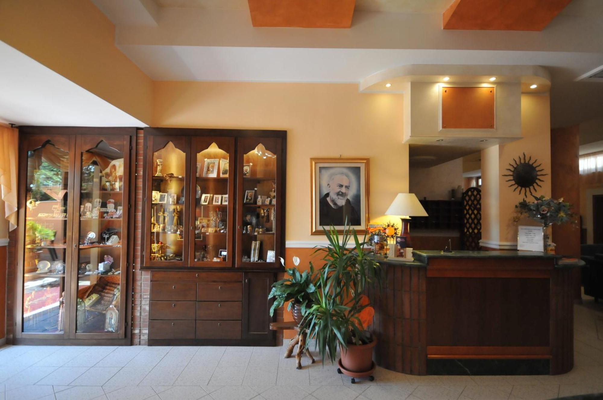 Hotel E Appartamenti La Solaria San Giovanni Rotondo Buitenkant foto