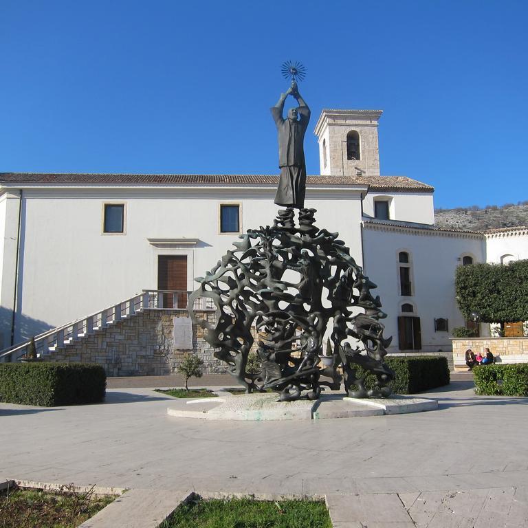 Hotel E Appartamenti La Solaria San Giovanni Rotondo Buitenkant foto