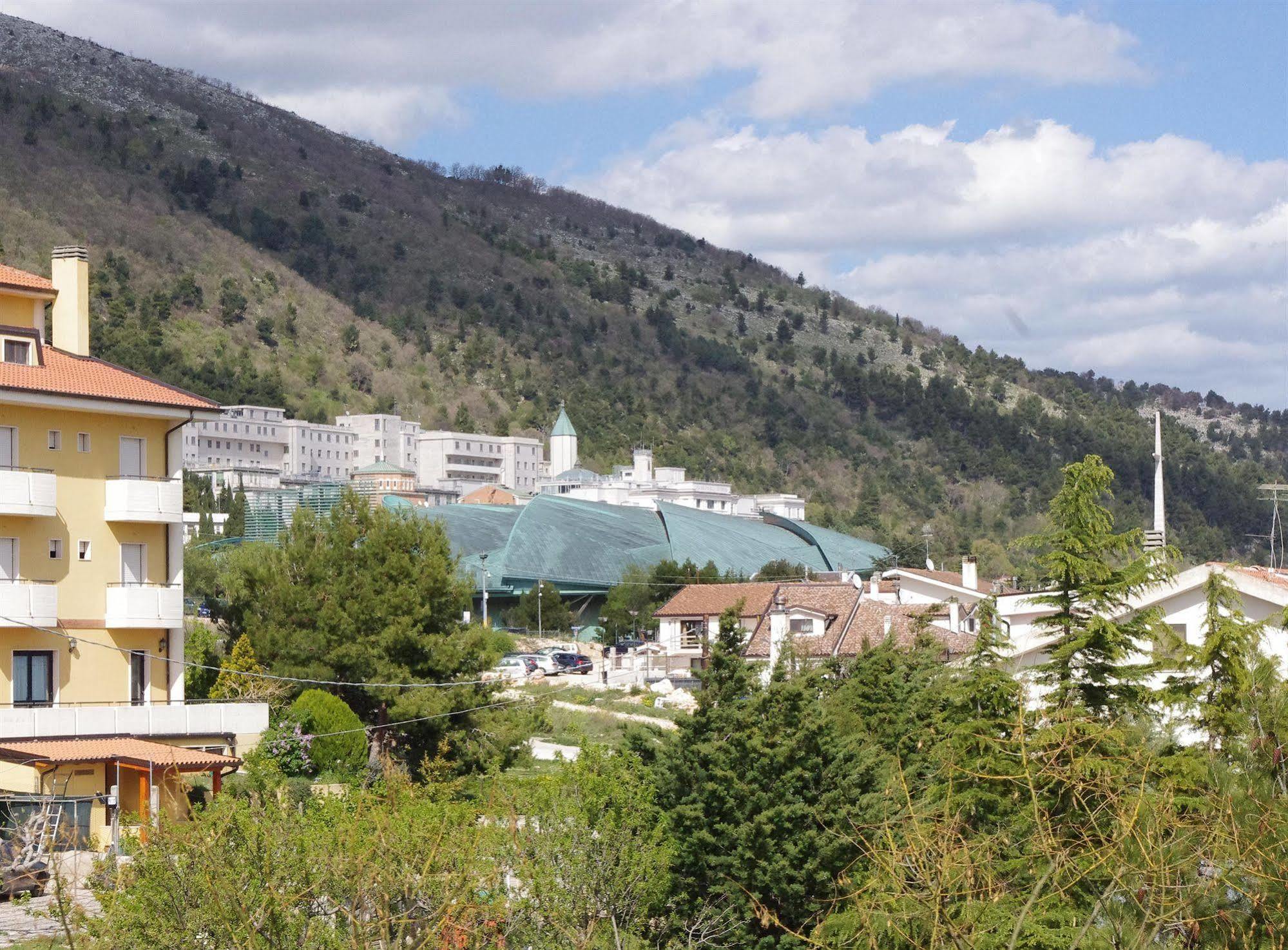 Hotel E Appartamenti La Solaria San Giovanni Rotondo Buitenkant foto