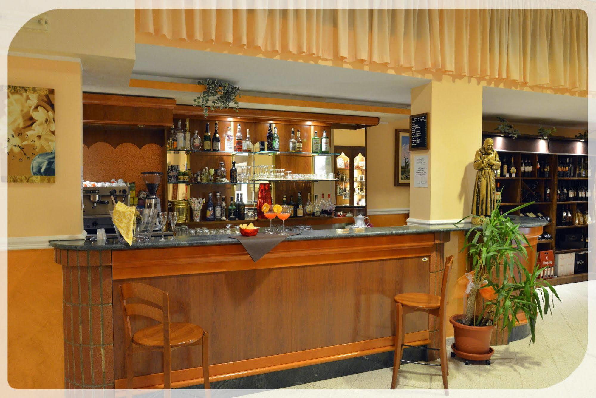 Hotel E Appartamenti La Solaria San Giovanni Rotondo Buitenkant foto