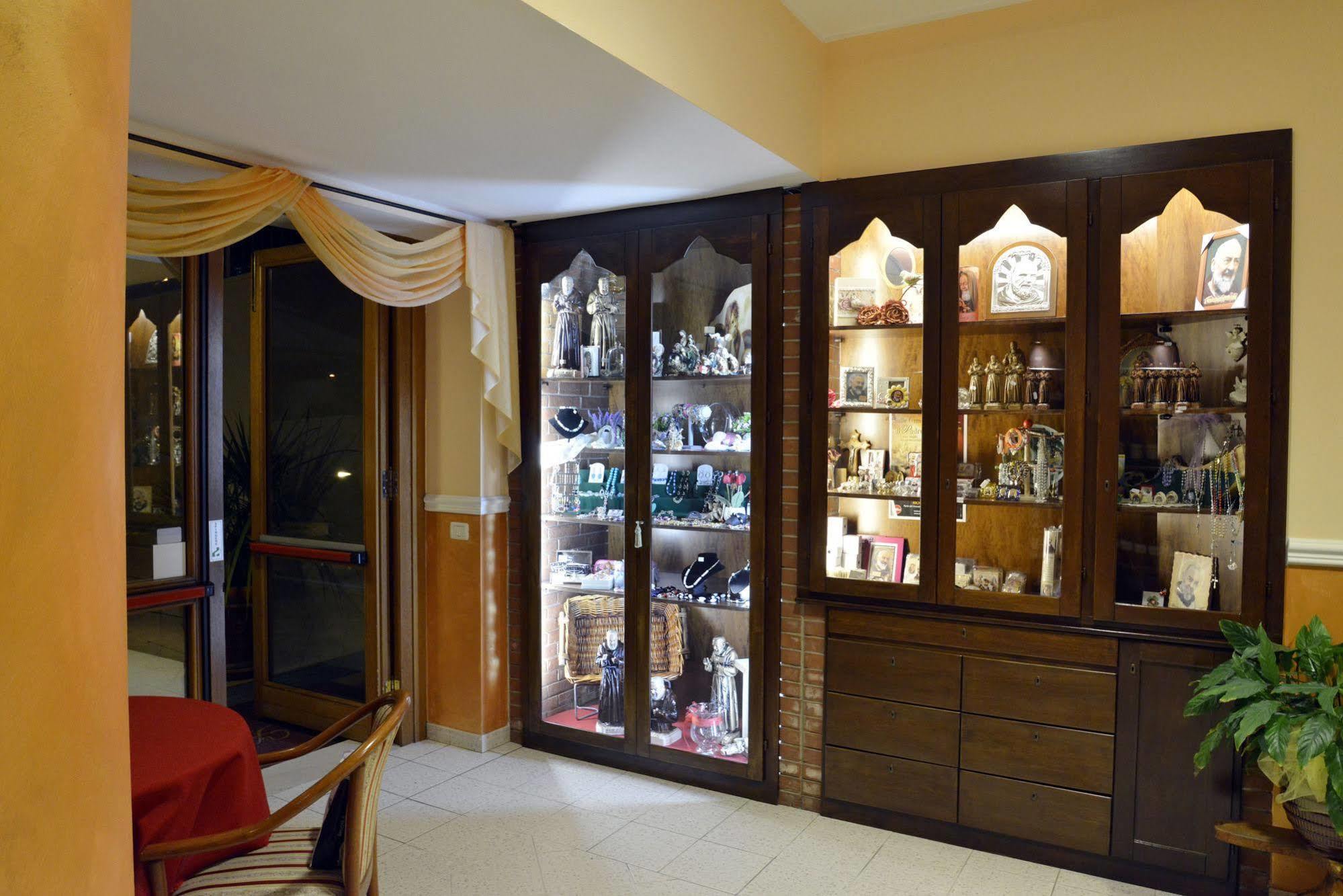 Hotel E Appartamenti La Solaria San Giovanni Rotondo Buitenkant foto